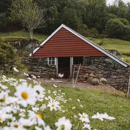 Aarvik Organic Farm&bakery * Tveit