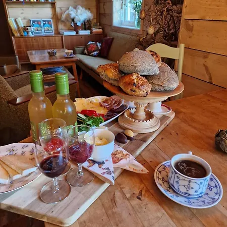 Aarvik Organic Farm&bakery Feriehus Tveit